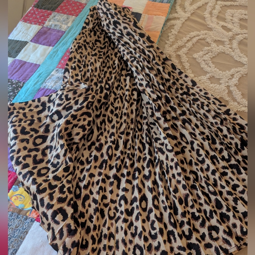 Final PRICE $8 Animal Print Skirt, Pleated Style, Mid Calf, Size Large